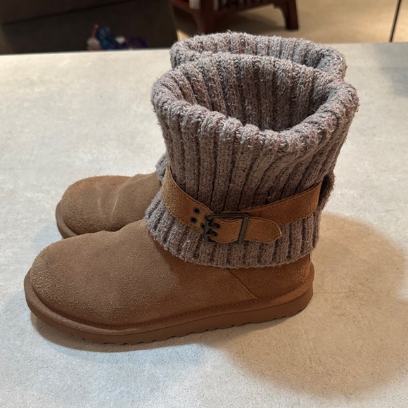 UGG Tan Knit Cuff Boots - Picture 1 of 8